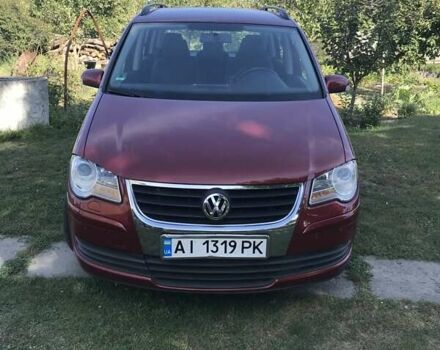 Червоний Фольксваген Туран, об'ємом двигуна 2 л та пробігом 310 тис. км за 6400 $, фото 1 на Automoto.ua