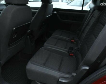 Красный Фольксваген Туран, объемом двигателя 1.4 л и пробегом 193 тыс. км за 6500 $, фото 23 на Automoto.ua