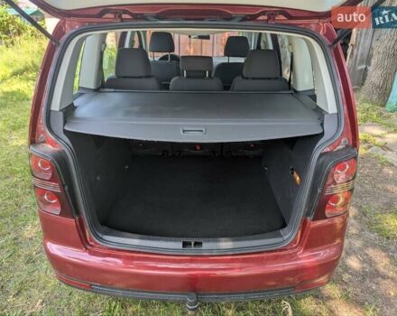 Червоний Фольксваген Туран, об'ємом двигуна 1.6 л та пробігом 221 тис. км за 6200 $, фото 7 на Automoto.ua