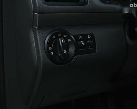 Красный Фольксваген Туран, объемом двигателя 1.4 л и пробегом 193 тыс. км за 6500 $, фото 14 на Automoto.ua