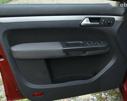 Красный Фольксваген Туран, объемом двигателя 1.4 л и пробегом 193 тыс. км за 6500 $, фото 12 на Automoto.ua