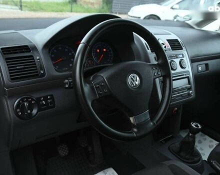 Красный Фольксваген Туран, объемом двигателя 1.4 л и пробегом 193 тыс. км за 6500 $, фото 16 на Automoto.ua