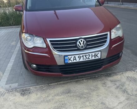 Красный Фольксваген Туран, объемом двигателя 2 л и пробегом 260 тыс. км за 6200 $, фото 7 на Automoto.ua