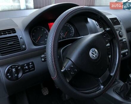Червоний Фольксваген Туран, об'ємом двигуна 1.4 л та пробігом 241 тис. км за 7300 $, фото 5 на Automoto.ua