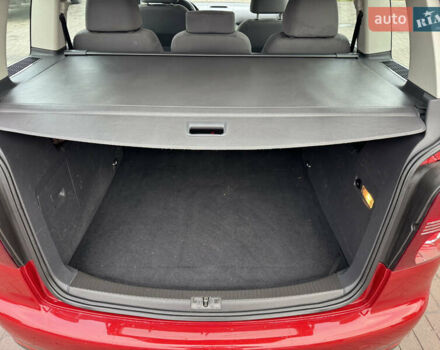 Красный Фольксваген Туран, объемом двигателя 1.6 л и пробегом 210 тыс. км за 6500 $, фото 19 на Automoto.ua