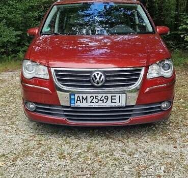 Красный Фольксваген Туран, объемом двигателя 1.97 л и пробегом 296 тыс. км за 7750 $, фото 8 на Automoto.ua