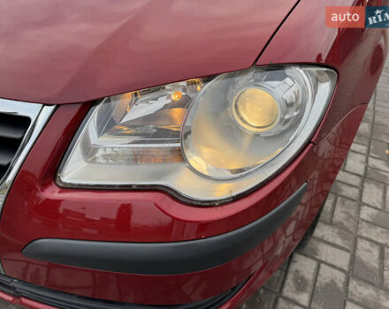 Красный Фольксваген Туран, объемом двигателя 1.6 л и пробегом 210 тыс. км за 6500 $, фото 9 на Automoto.ua