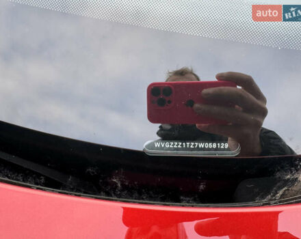 Красный Фольксваген Туран, объемом двигателя 1.6 л и пробегом 210 тыс. км за 6500 $, фото 20 на Automoto.ua