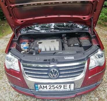 Красный Фольксваген Туран, объемом двигателя 1.97 л и пробегом 296 тыс. км за 7750 $, фото 16 на Automoto.ua