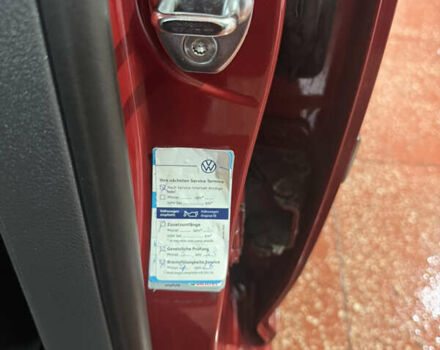 Красный Фольксваген Туран, объемом двигателя 1.6 л и пробегом 210 тыс. км за 6500 $, фото 13 на Automoto.ua