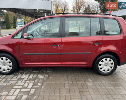 Красный Фольксваген Туран, объемом двигателя 1.6 л и пробегом 210 тыс. км за 6500 $, фото 7 на Automoto.ua