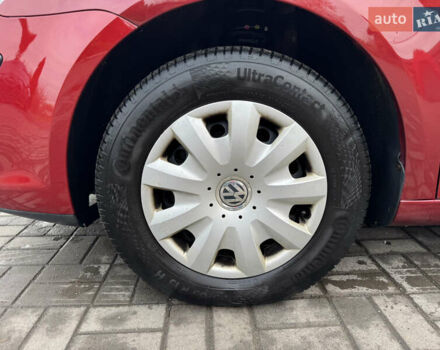 Красный Фольксваген Туран, объемом двигателя 1.6 л и пробегом 210 тыс. км за 6500 $, фото 10 на Automoto.ua