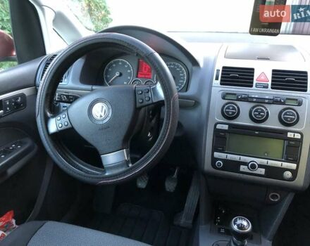 Червоний Фольксваген Туран, об'ємом двигуна 1.4 л та пробігом 241 тис. км за 7300 $, фото 20 на Automoto.ua