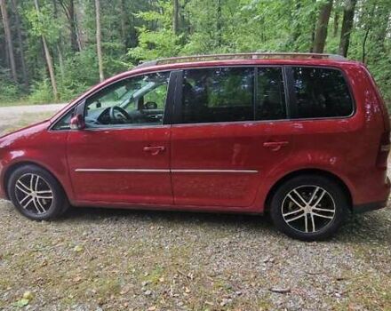 Красный Фольксваген Туран, объемом двигателя 1.97 л и пробегом 296 тыс. км за 7750 $, фото 5 на Automoto.ua