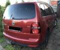Червоний Фольксваген Туран, об'ємом двигуна 1.4 л та пробігом 241 тис. км за 7300 $, фото 4 на Automoto.ua