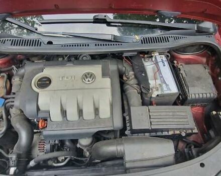 Красный Фольксваген Туран, объемом двигателя 1.97 л и пробегом 296 тыс. км за 7750 $, фото 12 на Automoto.ua