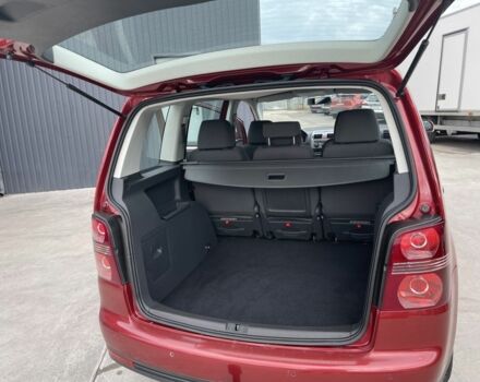 Красный Фольксваген Туран, объемом двигателя 1.9 л и пробегом 270 тыс. км за 7800 $, фото 6 на Automoto.ua