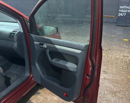 Червоний Фольксваген Туран, об'ємом двигуна 1.97 л та пробігом 273 тис. км за 8500 $, фото 16 на Automoto.ua