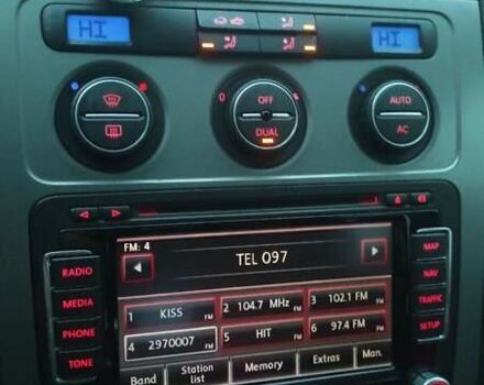 Красный Фольксваген Туран, объемом двигателя 1.39 л и пробегом 250 тыс. км за 6500 $, фото 8 на Automoto.ua