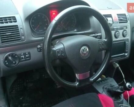 Красный Фольксваген Туран, объемом двигателя 1.39 л и пробегом 250 тыс. км за 6500 $, фото 12 на Automoto.ua