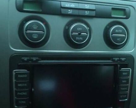 Красный Фольксваген Туран, объемом двигателя 1.39 л и пробегом 250 тыс. км за 6500 $, фото 9 на Automoto.ua