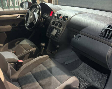 Червоний Фольксваген Туран, об'ємом двигуна 1.97 л та пробігом 273 тис. км за 8500 $, фото 15 на Automoto.ua