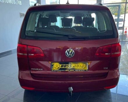 Красный Фольксваген Туран, объемом двигателя 1.6 л и пробегом 238 тыс. км за 9400 $, фото 5 на Automoto.ua