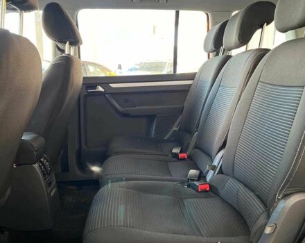 Красный Фольксваген Туран, объемом двигателя 1.6 л и пробегом 238 тыс. км за 9400 $, фото 9 на Automoto.ua