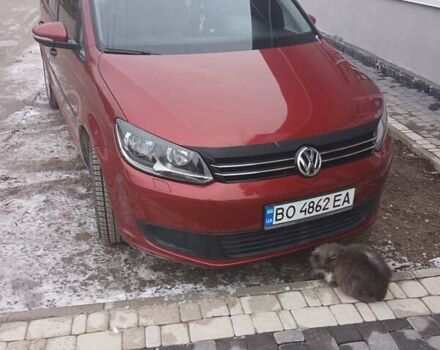 Красный Фольксваген Туран, объемом двигателя 1.6 л и пробегом 230 тыс. км за 10200 $, фото 3 на Automoto.ua