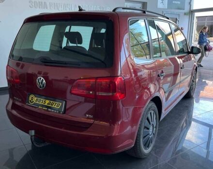 Красный Фольксваген Туран, объемом двигателя 1.6 л и пробегом 238 тыс. км за 9400 $, фото 6 на Automoto.ua