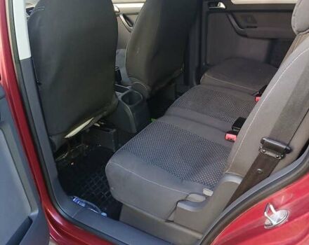 Красный Фольксваген Туран, объемом двигателя 1.6 л и пробегом 230 тыс. км за 10200 $, фото 26 на Automoto.ua