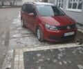 Красный Фольксваген Туран, объемом двигателя 1.6 л и пробегом 230 тыс. км за 10200 $, фото 4 на Automoto.ua