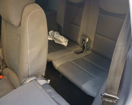 Красный Фольксваген Туран, объемом двигателя 1.6 л и пробегом 230 тыс. км за 10200 $, фото 14 на Automoto.ua