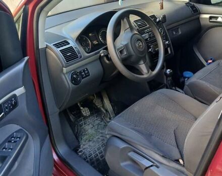 Красный Фольксваген Туран, объемом двигателя 1.6 л и пробегом 230 тыс. км за 10200 $, фото 30 на Automoto.ua
