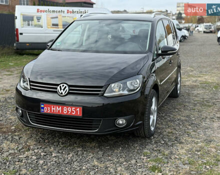 Красный Фольксваген Туран, объемом двигателя 1.6 л и пробегом 210 тыс. км за 10600 $, фото 3 на Automoto.ua