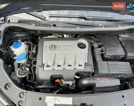 Красный Фольксваген Туран, объемом двигателя 1.6 л и пробегом 210 тыс. км за 10600 $, фото 24 на Automoto.ua