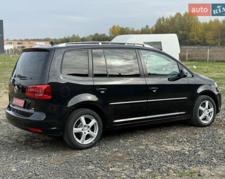 Красный Фольксваген Туран, объемом двигателя 1.6 л и пробегом 210 тыс. км за 10600 $, фото 8 на Automoto.ua