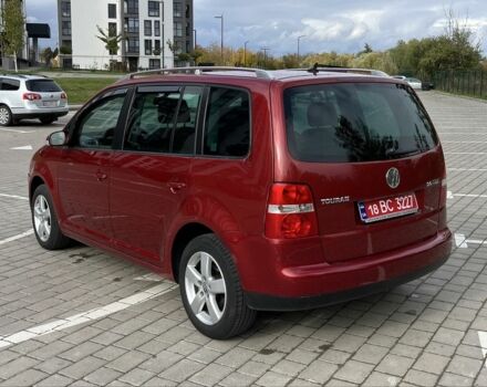 Красный Фольксваген Туран, объемом двигателя 2 л и пробегом 275 тыс. км за 6500 $, фото 7 на Automoto.ua