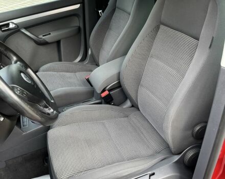 Красный Фольксваген Туран, объемом двигателя 2 л и пробегом 275 тыс. км за 6500 $, фото 22 на Automoto.ua