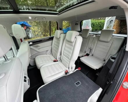 Красный Фольксваген Туран, объемом двигателя 1.4 л и пробегом 72 тыс. км за 9000 $, фото 12 на Automoto.ua