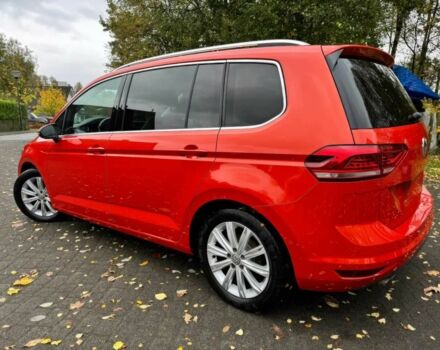 Красный Фольксваген Туран, объемом двигателя 1.4 л и пробегом 72 тыс. км за 9000 $, фото 3 на Automoto.ua