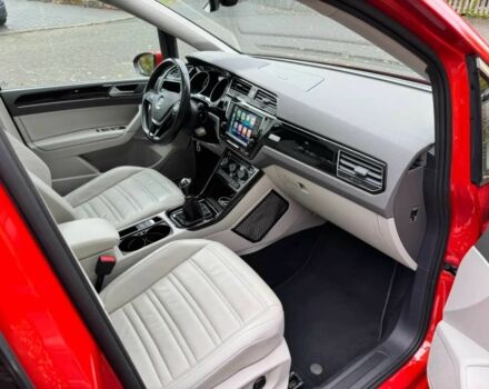 Красный Фольксваген Туран, объемом двигателя 1.4 л и пробегом 72 тыс. км за 9000 $, фото 7 на Automoto.ua