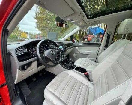 Красный Фольксваген Туран, объемом двигателя 1.4 л и пробегом 72 тыс. км за 9000 $, фото 9 на Automoto.ua