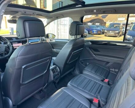 Красный Фольксваген Туран, объемом двигателя 1.5 л и пробегом 35 тыс. км за 9800 $, фото 8 на Automoto.ua