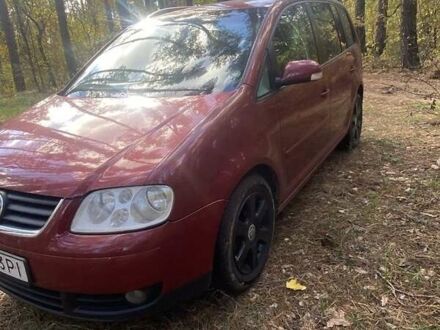 Фольксваген Туран 2003 у Броварах на Automoto.ua Червоний Фольксваген Туран, об'ємом двигуна 2 л та пробігом 355 тис. км за 4800 $, фото 1 на Automoto.ua