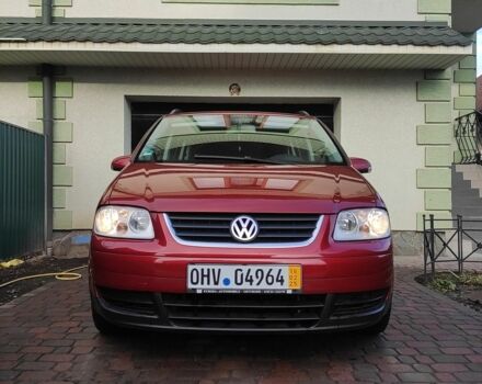 Червоний Фольксваген Туран, об'ємом двигуна 1.6 л та пробігом 177 тис. км за 5600 $, фото 1 на Automoto.ua