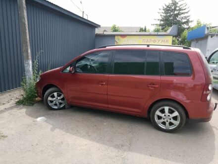 Фольксваген Туран 2007 в Володарке на Automoto.ua Красный Фольксваген Туран, объемом двигателя 1.9 л и пробегом 300 тыс. км за 6900 $, фото 1 на Automoto.ua