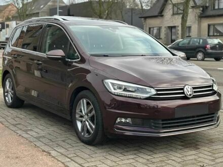 Фольксваген Туран 2019 у Києві на Automoto.ua Червоний Фольксваген Туран, об'ємом двигуна 1.5 л та пробігом 49 тис. км за 14450 $, фото 1 на Automoto.ua