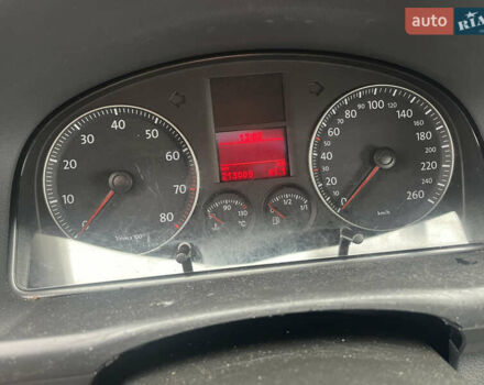 Фольксваген Туран, объемом двигателя 1.6 л и пробегом 213 тыс. км за 5400 $, фото 23 на Automoto.ua