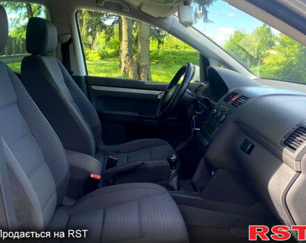 Фольксваген Туран, объемом двигателя 1.6 л и пробегом 202 тыс. км за 5800 $, фото 8 на Automoto.ua